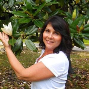 Meet your Posher, Lora